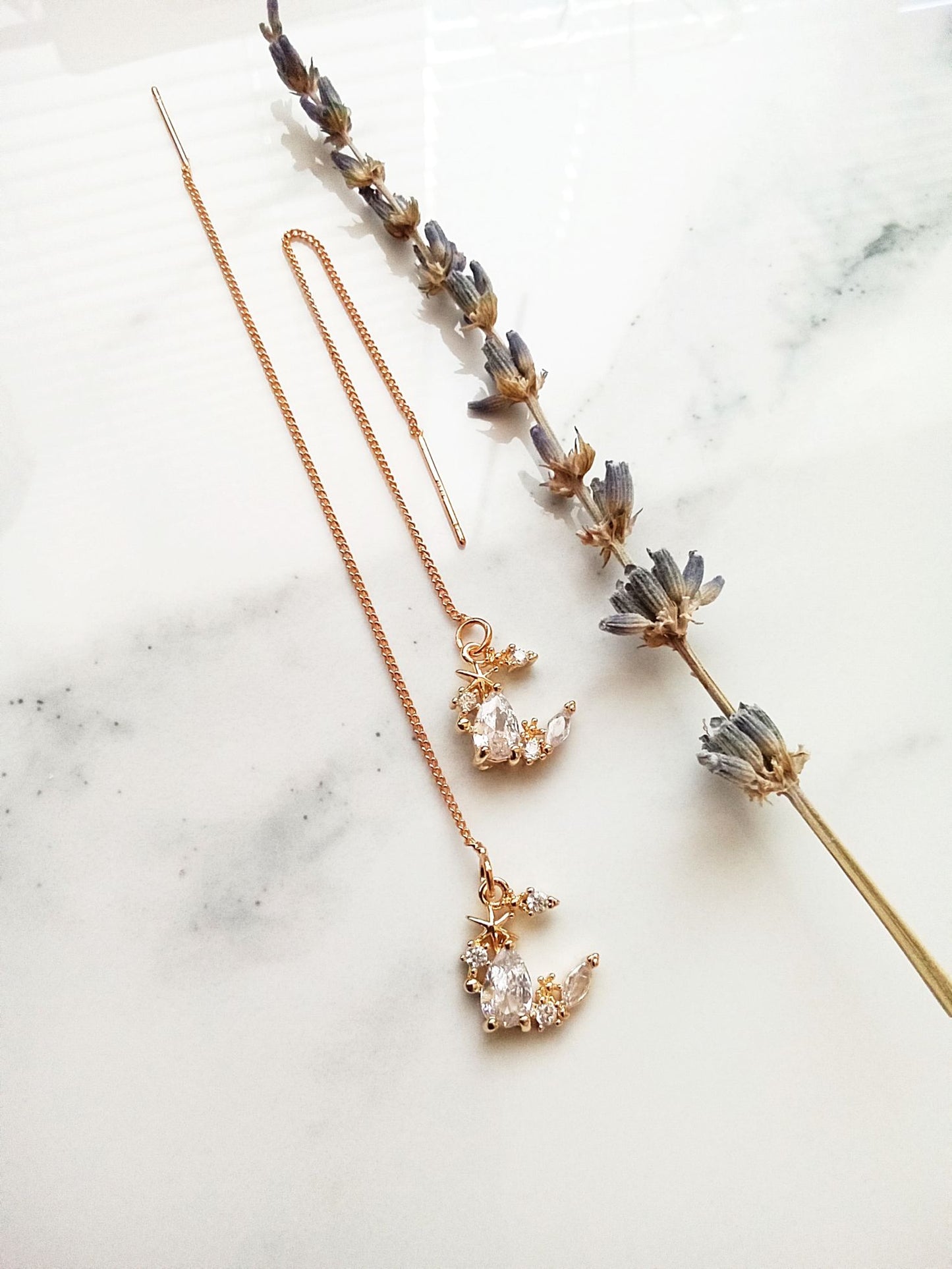 Adjustable Moon and Star Gold Earrings E140191