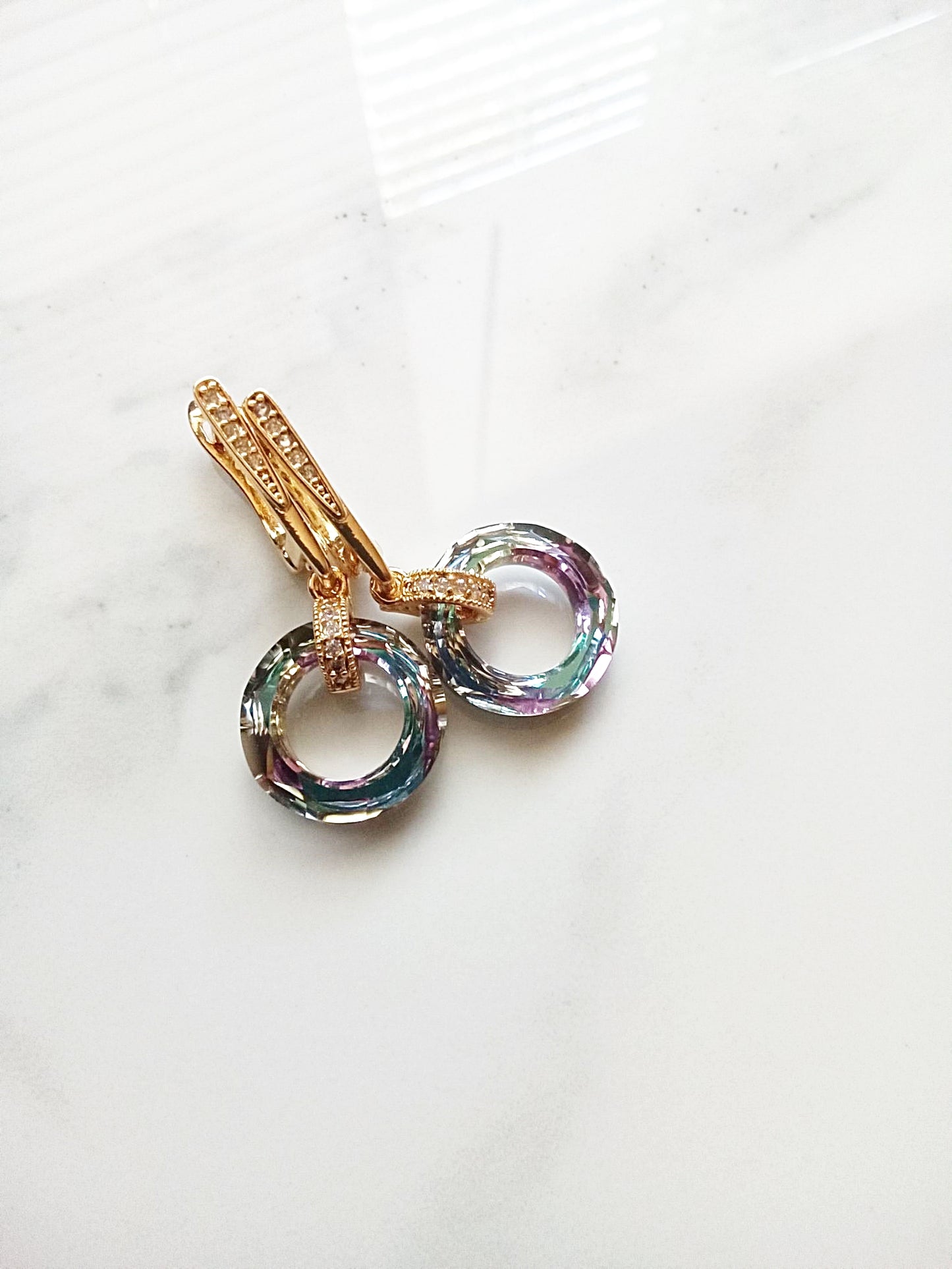Light Reflective Crystal Gold Lever back Earrings E140194