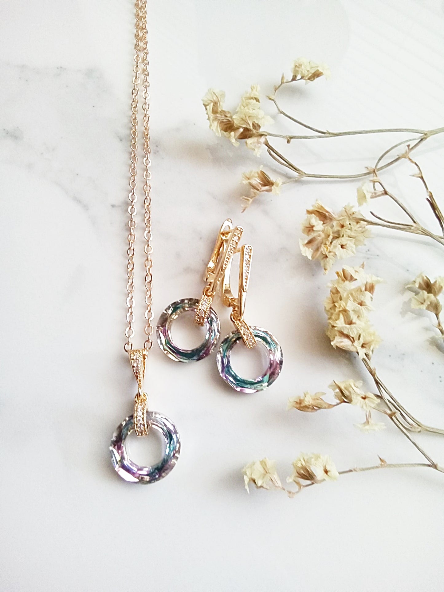 Light Reflective Crystal Gold Lever back Earrings E140194