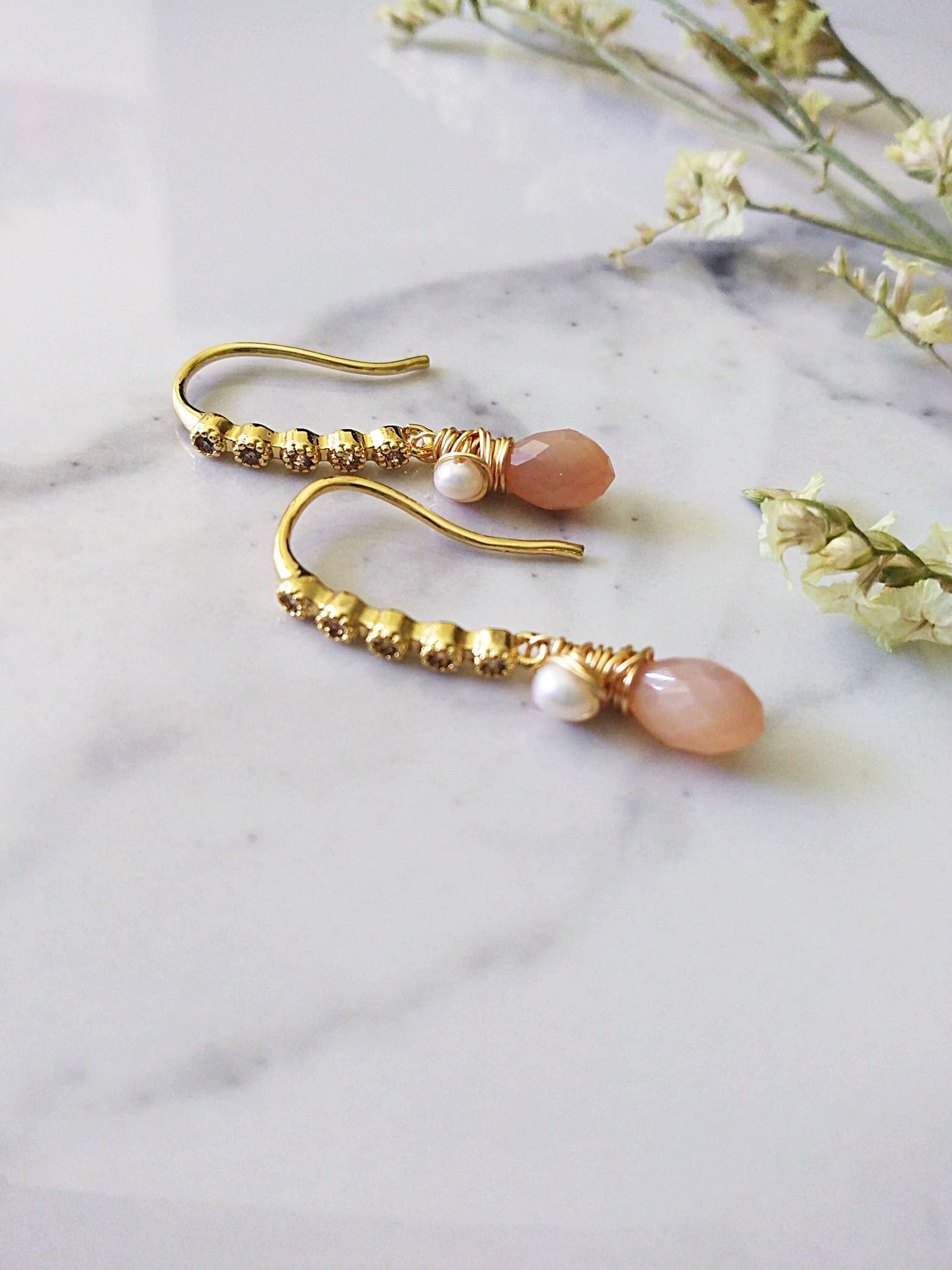 Peach Moonstone and Freshwater Pearl Gold Earrings E140060