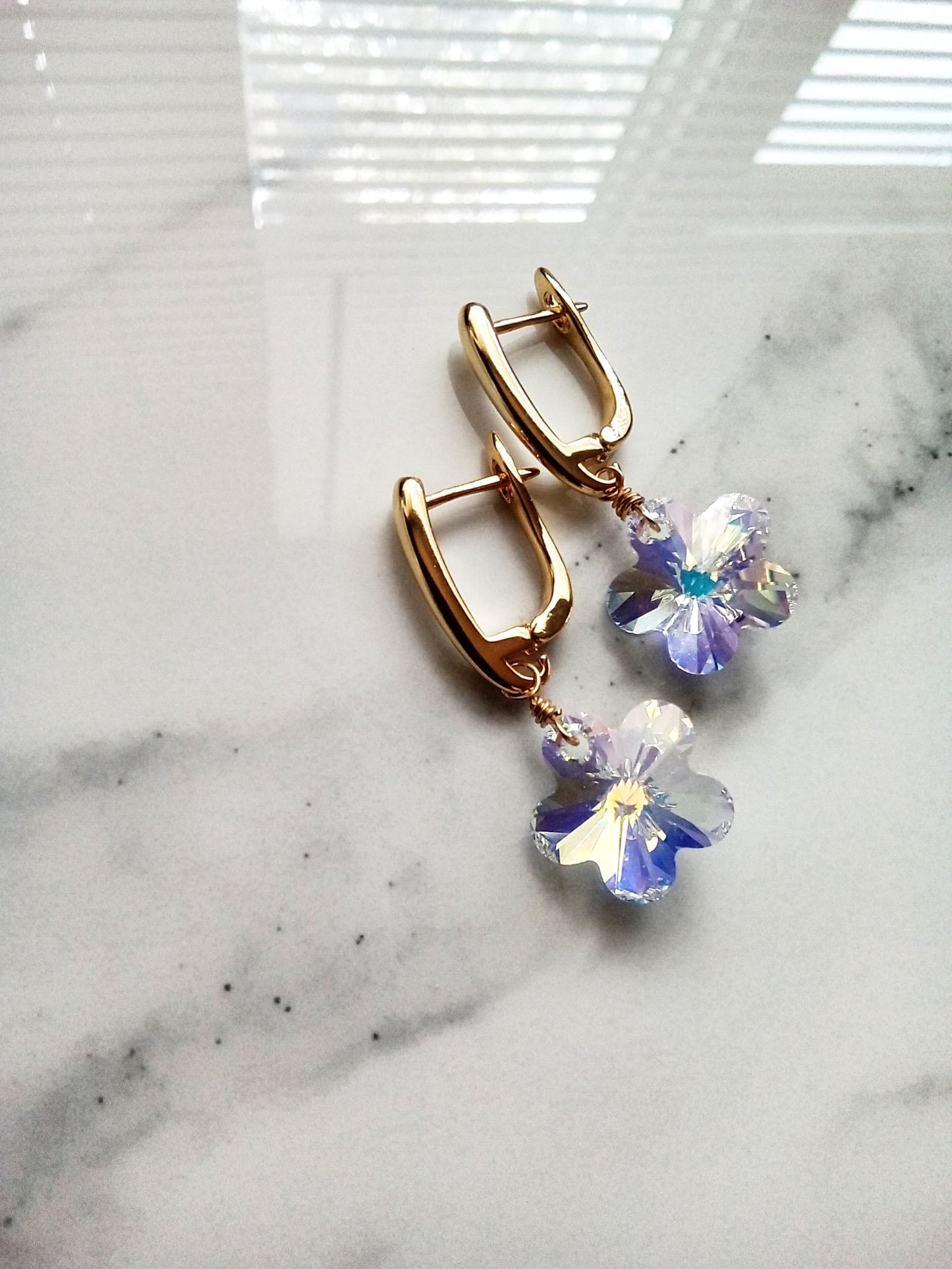 Minimalist Austrian Flower Crystal 16k Gold Plated Lever back Earrings E140185