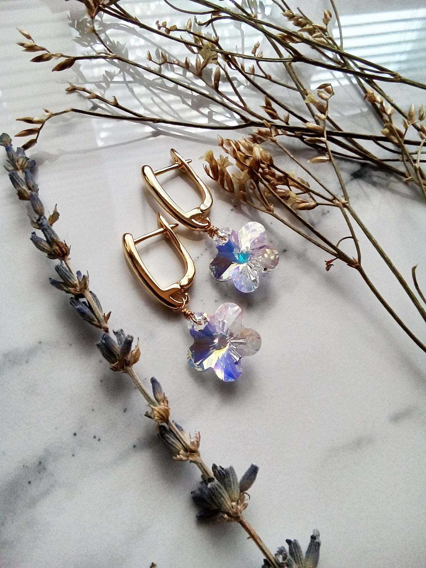 Minimalist Austrian Flower Crystal 16k Gold Plated Lever back Earrings E140185