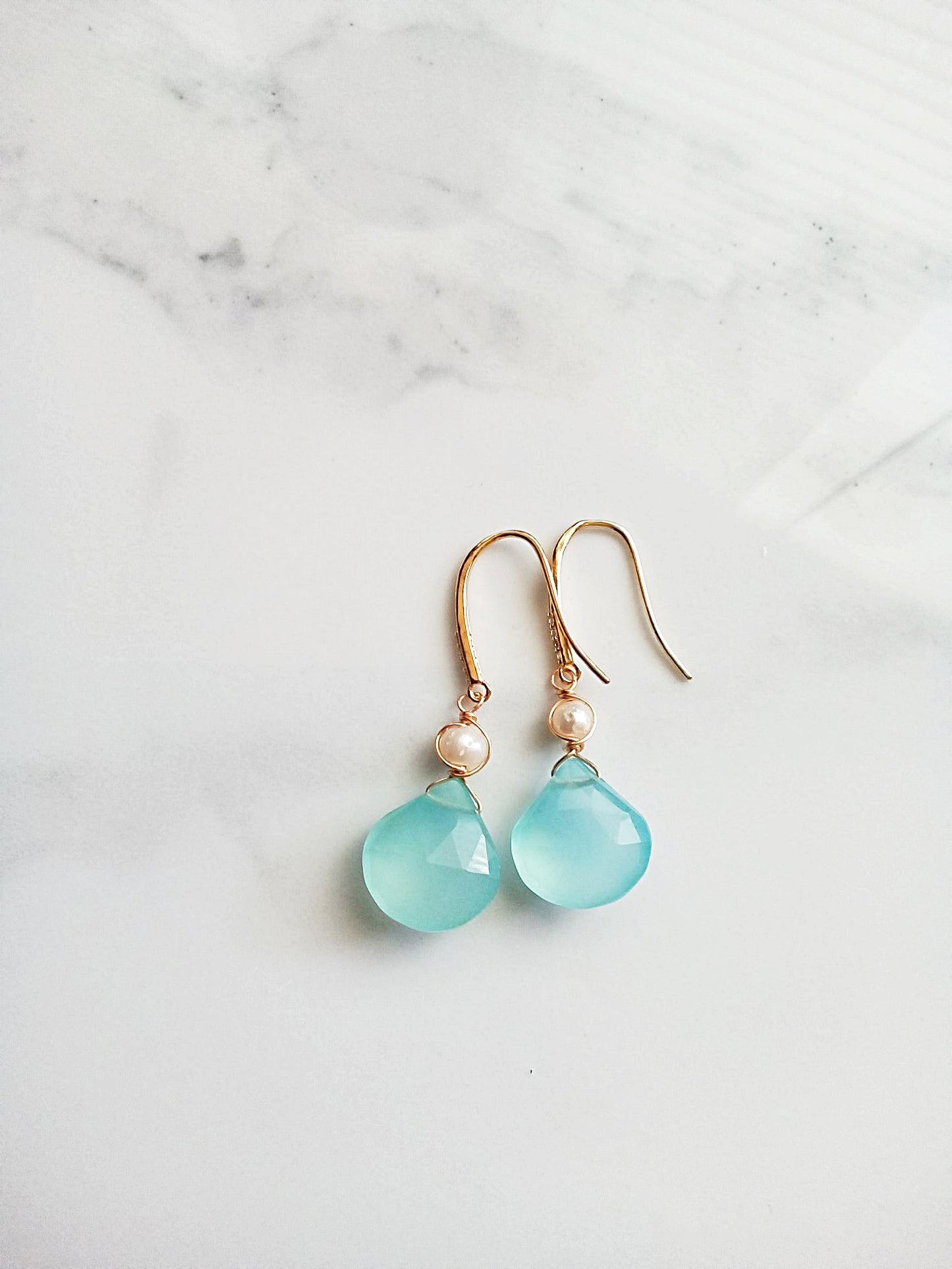 Blue Chalcedony Gemstone Freshwater Pearl Gold Earrings E140018