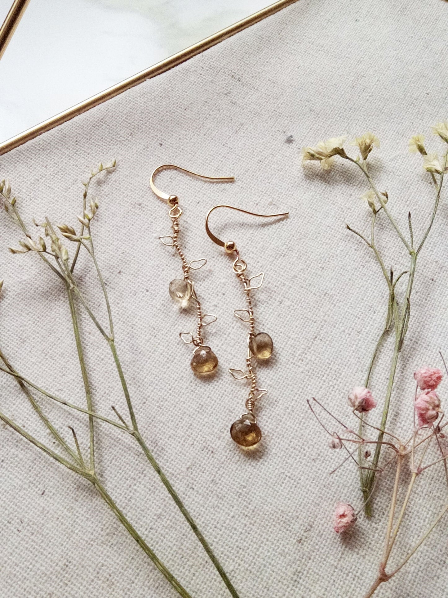 Unique Nature Theme Quartz Gemstone Gold Filled Earrings E140069