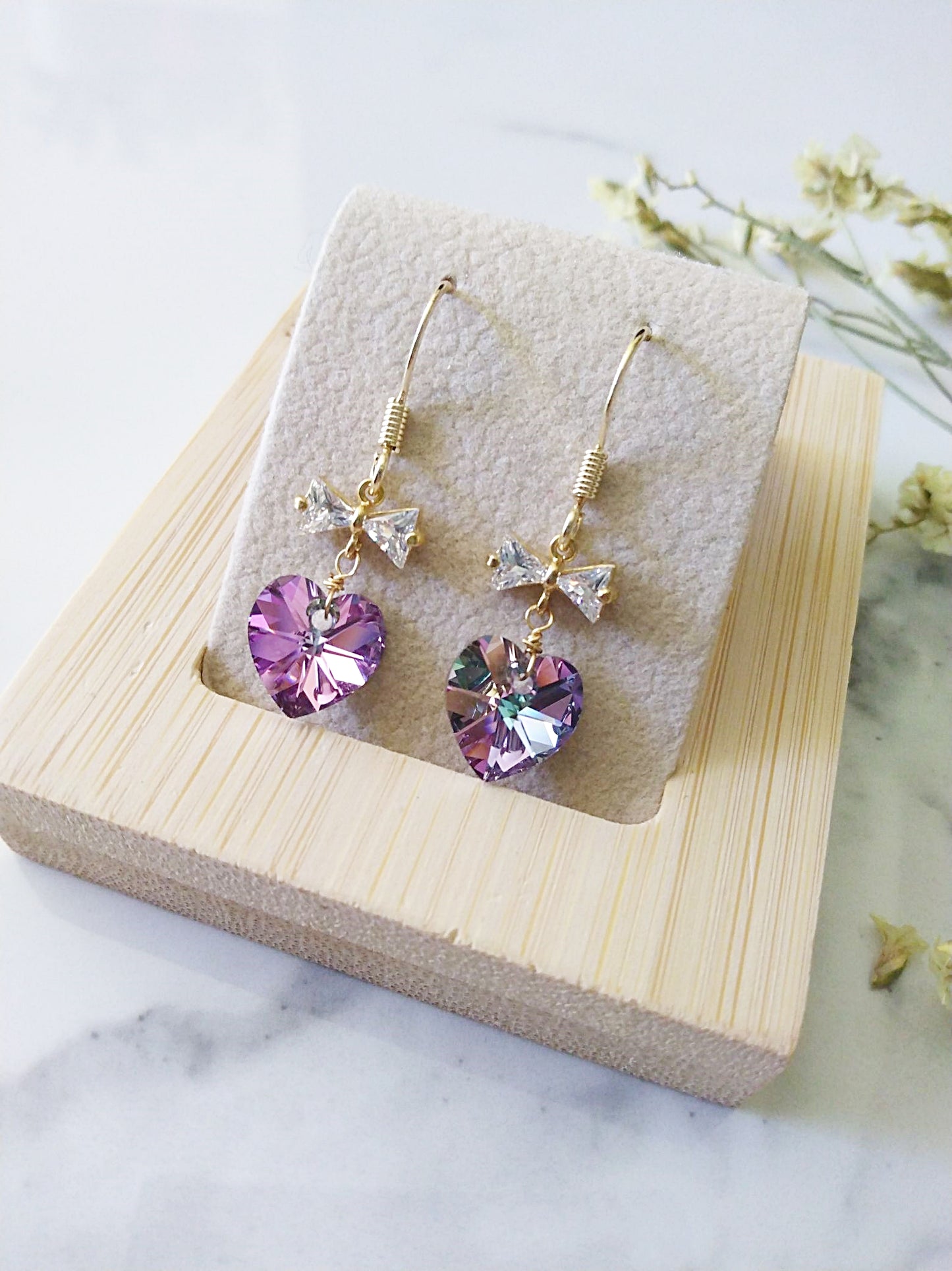 Gold Heart and Bow Crystal Earrings E140075