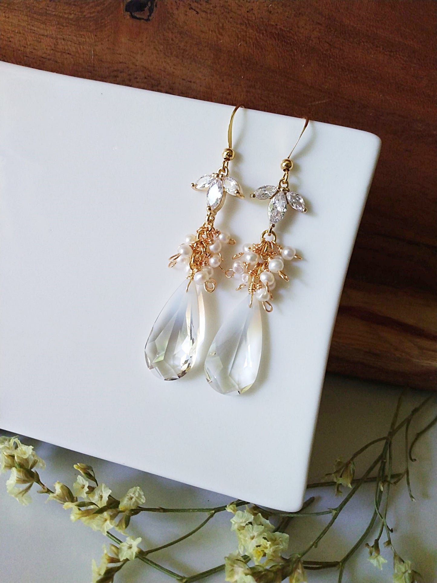 Vintage Inspired Bridal Crystal and Pearl Gold Filled Earrings E140111