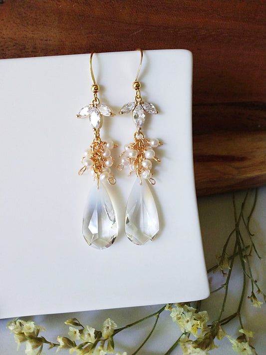 Vintage Inspired Bridal Crystal and Pearl Gold Filled Earrings E140111