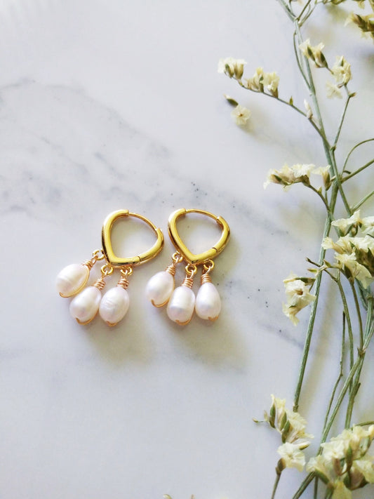 Dainty Off White Freshwater Pearl Huggie Earrings E140103