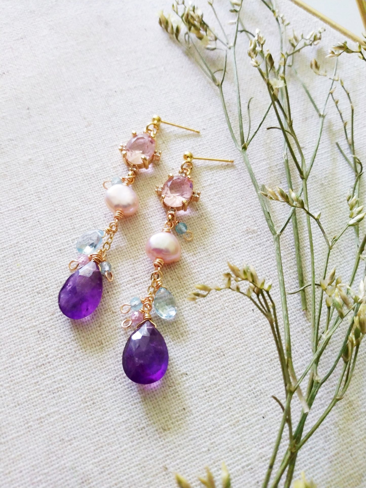 Bold Large Amethyst Aquamarine Mauve Baroque Gold Earrings E140174